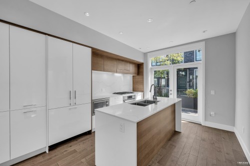 7478 Granville Street, Vancouver, BC 