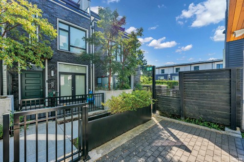 7478 Granville Street, Vancouver, BC 