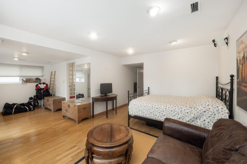 2041 Tompkins Crescent, North Vancouver, BC 