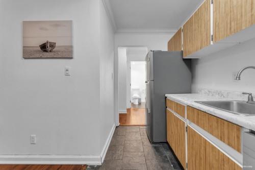 308-601 North Road, Coquitlam, BC 