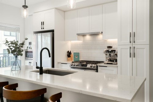 2834 Hope Street, Port Moody, BC 