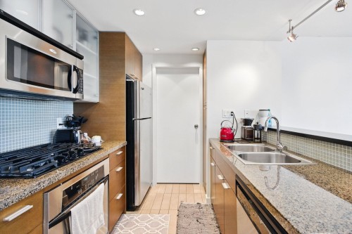 803-980 Cooperage Way, Vancouver, BC 