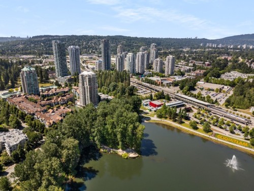 1605-3071 Glen Drive, Coquitlam, BC 