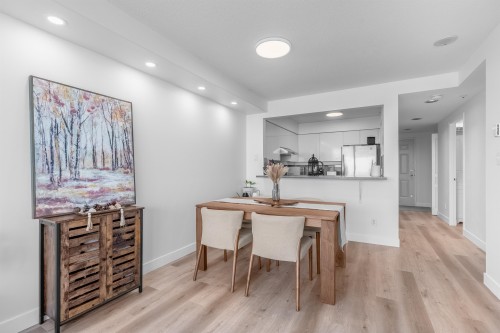 1605-3071 Glen Drive, Coquitlam, BC 