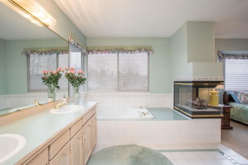 21-22488 116 Avenue, Maple Ridge, BC 