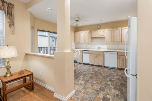 21-22488 116 Avenue, Maple Ridge, BC 