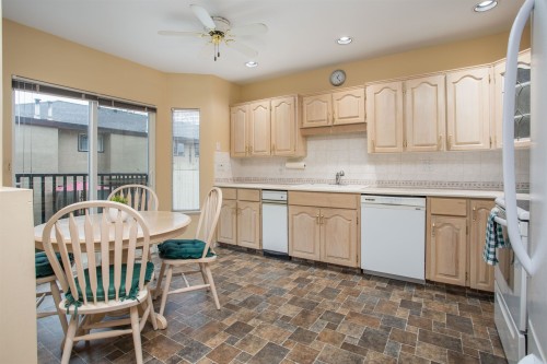 21-22488 116 Avenue, Maple Ridge, BC 