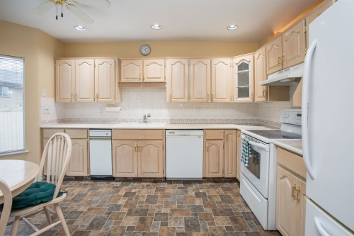 21-22488 116 Avenue, Maple Ridge, BC 