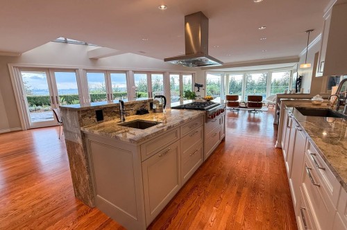 4100 Burkehill Road, West Vancouver, BC 