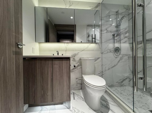 Th2-8555 Capstan Way, Richmond, BC 