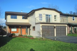 1/F Den + 2/F-1937 Campbell Avenue  Port Coquitlam, BC V3C 4T1