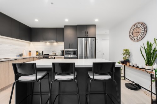 407-3018 St. George Street, Port Moody, BC 