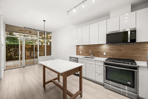 102-200 Nelson'S Crescent, New Westminster, BC 