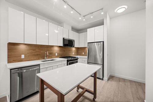 102-200 Nelson'S Crescent, New Westminster, BC 