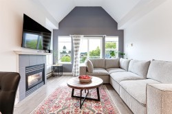 402-1558 Grant Avenue  Port Coquitlam, BC V3B 1P2