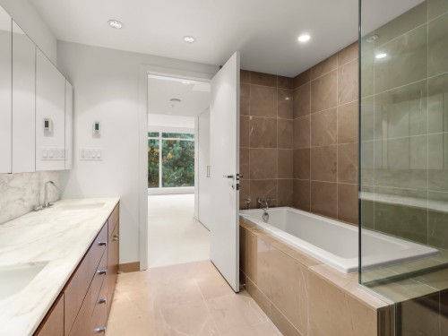 305-5955 Balsam Street, Vancouver, BC 