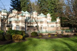 364 Taylor Way  West Vancouver, BC V7T 2Y2