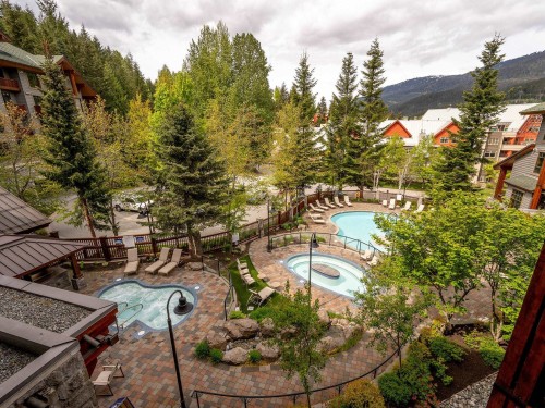 303-2202 Gondola Way, Whistler, BC 