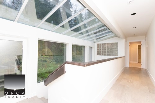 2565 Westhill Way, West Vancouver, BC 