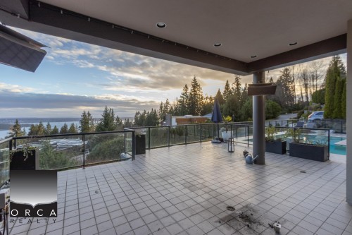 2565 Westhill Way, West Vancouver, BC 