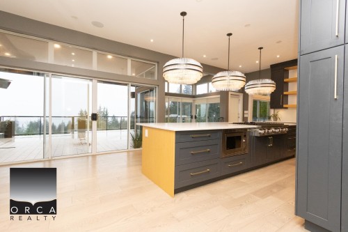 2565 Westhill Way, West Vancouver, BC 