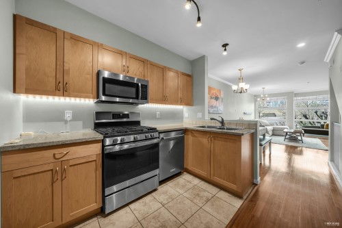 30-638 6Th Avenue W, Vancouver, BC 