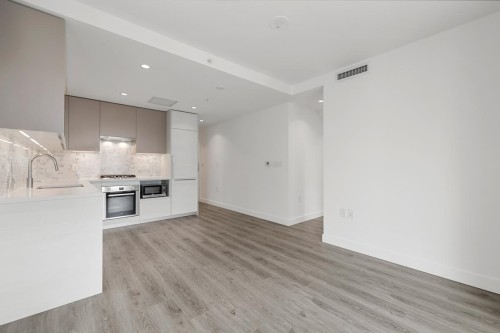 409-8138 Fraser Street, Vancouver, BC 