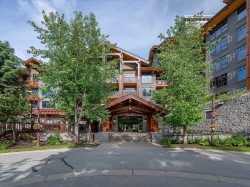 221-2202 Gondola Way  Whistler, BC V8E 0M7