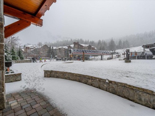 221-2202 Gondola Way, Whistler, BC 