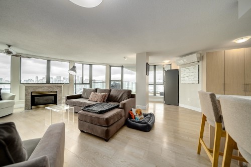 2504-1088 Quebec Street, Vancouver, BC 