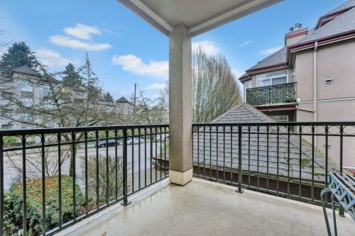 208-588 Twelfth Street, New Westminster, BC 