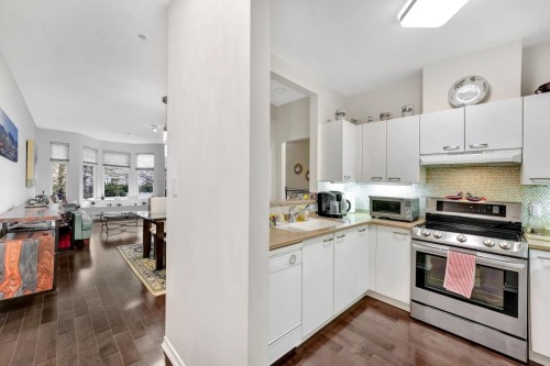 208-588 Twelfth Street, New Westminster, BC 