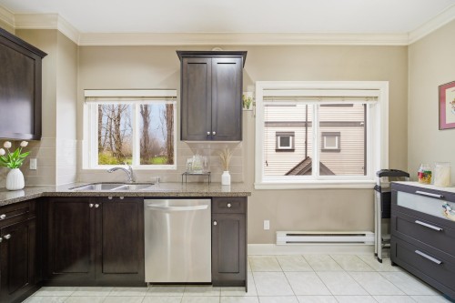 11-10999 Steveston Highway, Richmond, BC 