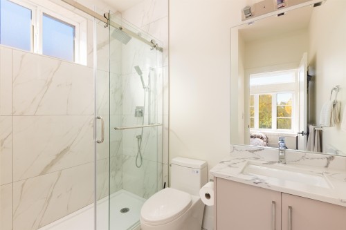 2719 46Th Avenue E, Vancouver, BC 