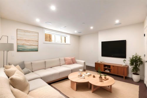 2719 46Th Avenue E, Vancouver, BC 