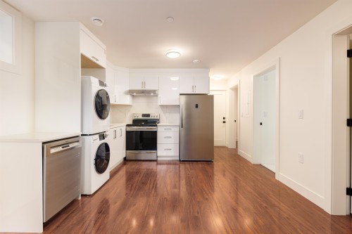 2719 46Th Avenue E, Vancouver, BC 