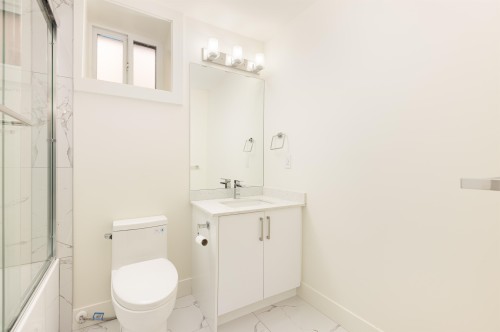 2719 46Th Avenue E, Vancouver, BC 