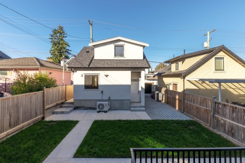 2719 46Th Avenue E, Vancouver, BC 