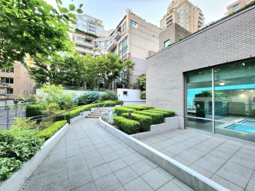 928 Richards Street, Vancouver, BC 