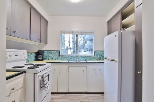 208-1540 Haro Street, Vancouver, BC 