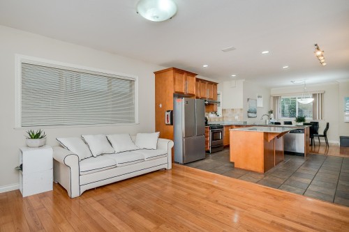 10-7060 Bridge Street, Richmond, BC 