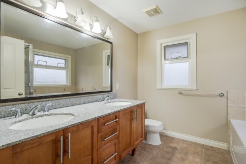 10-7060 Bridge Street, Richmond, BC 