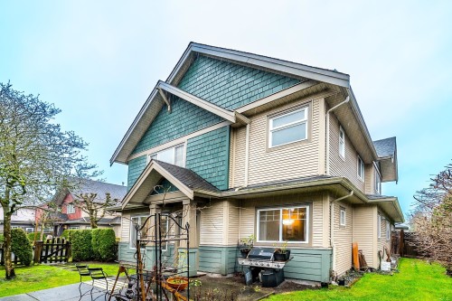 10-7060 Bridge Street, Richmond, BC 