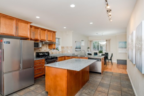 10-7060 Bridge Street, Richmond, BC 