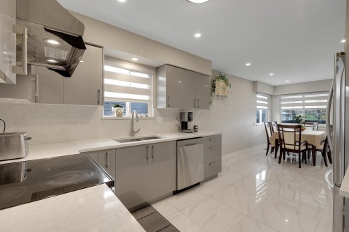 2624 Kitchener Street, Vancouver, BC 