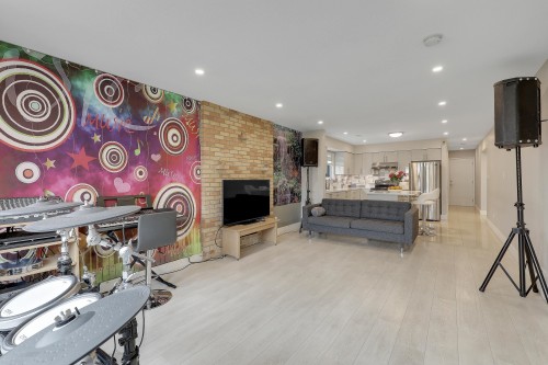 2624 Kitchener Street, Vancouver, BC 