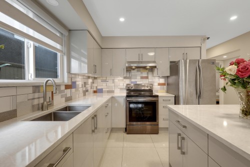 2624 Kitchener Street, Vancouver, BC 