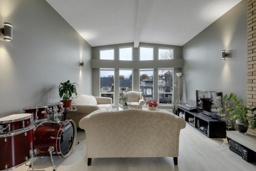 2624 Kitchener Street, Vancouver, BC 