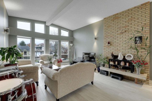 2624 Kitchener Street, Vancouver, BC 