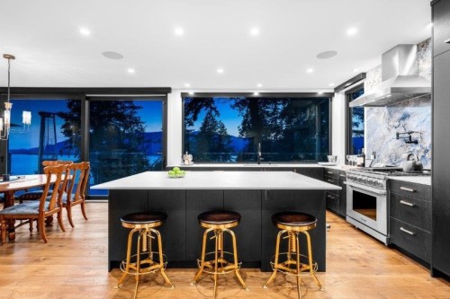 6224 St Georges Place, West Vancouver, BC 